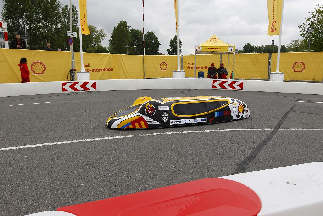 El vehículo Datil Etanol de la UMH queda tercero en la Shell Eco-marathon Europe 2013. Ahora los ingenieros de la universidad trabajan en mejorar el vehículo.