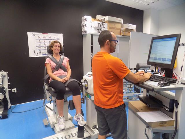 La medición de fuerza de movimiento se desarrolla en el laboratorio de biomecánica del CID//Lorena Santos