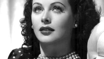Hedy_Lamarr_Publicity_Photo_for_The_Heavenly_Body_1944